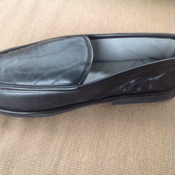 CLOSE OUT! BLACK LEATHER LINED SLIPPERS Zig Zag - Picture 2 of 6